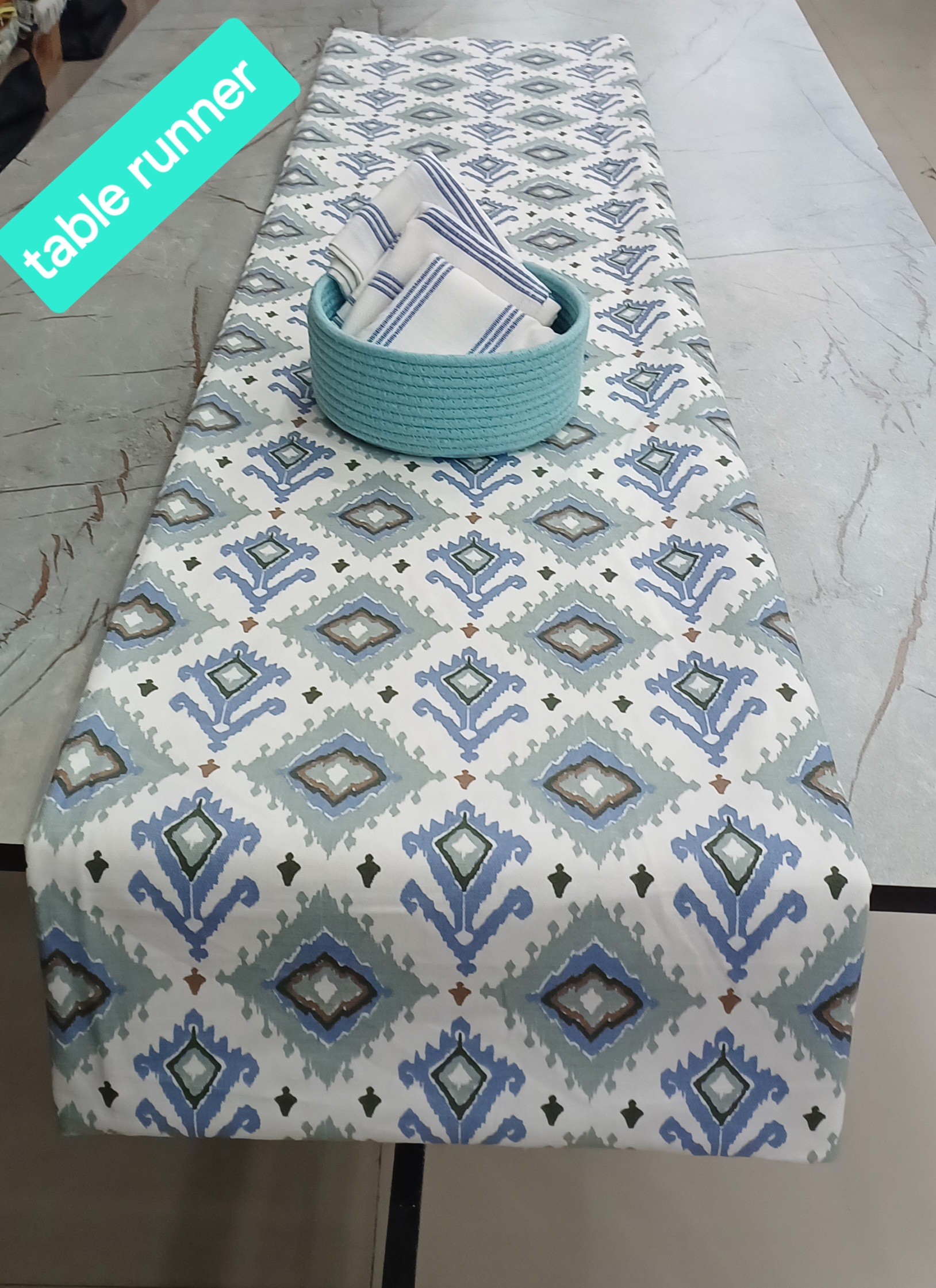 TABLE RUNNER