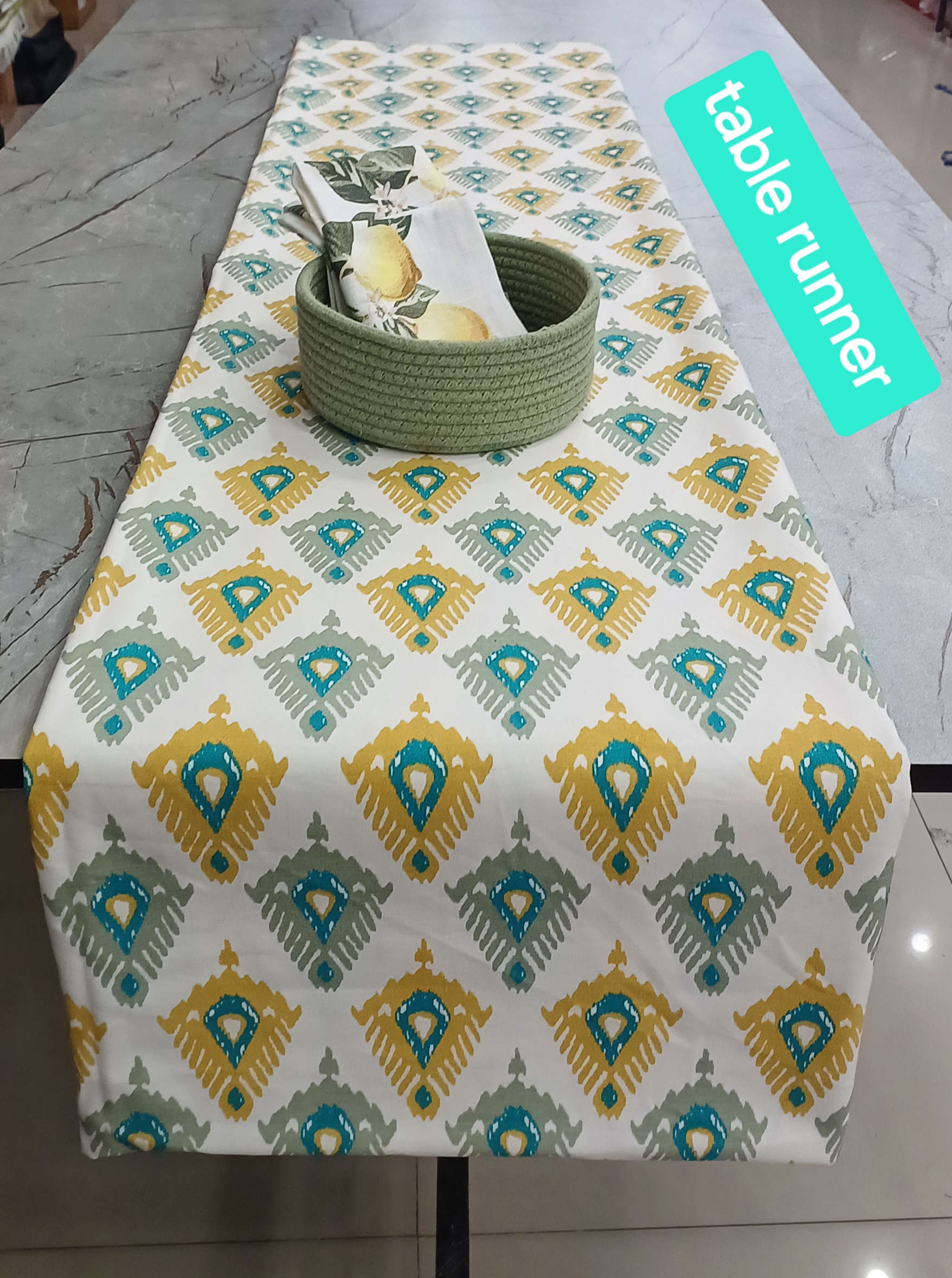 TABLE RUNNER